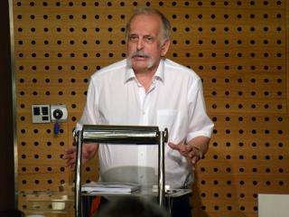 Dr. Medvigy Endre, a Trianoni Szemle szerkesztője a hódmezővásárhelyei kötetbemutatón 2019. július 7-én