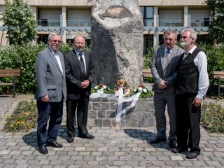 Koszorúzás a Trianon emlékműnél_20170604-én