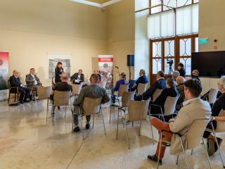 20210604_trianoni_kiskate_webes-13