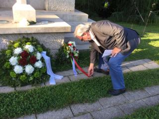 Szidiropulosz Archimédesz, a Trianoni Szemle főszerkesztője koszorúz (fotó: Farnady Gyula)