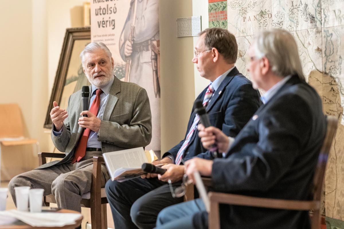 Kötetbemutató_20201012