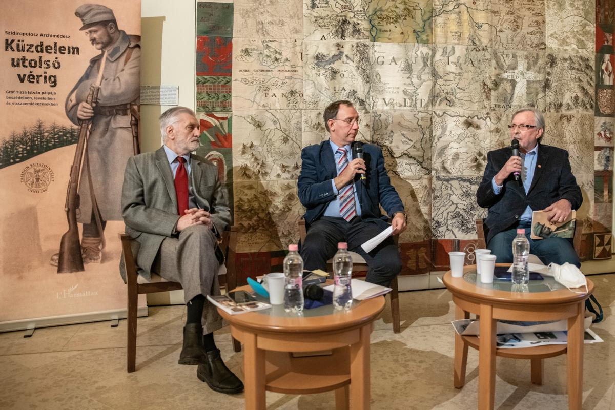 20201012_trianon_konyvbemutato_vigado_web-12